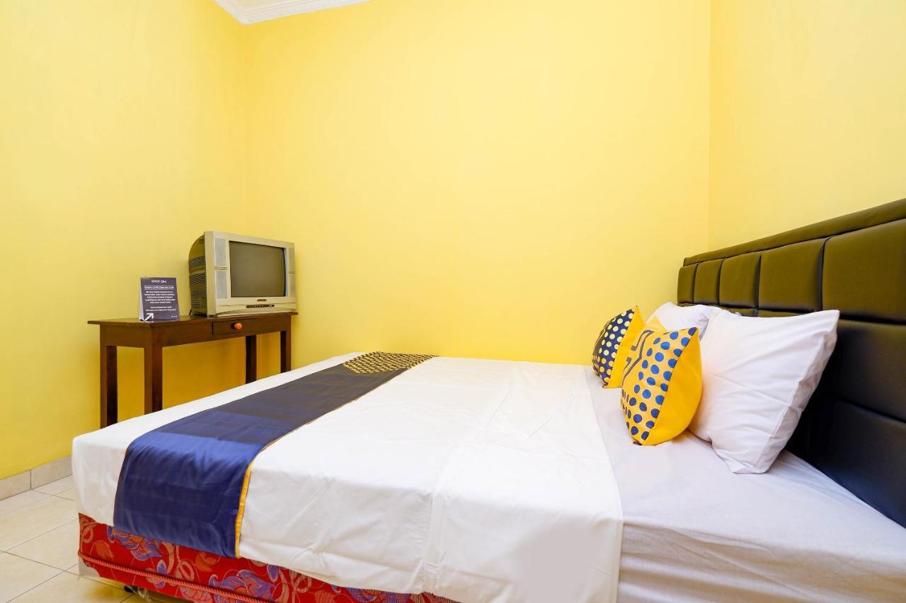 Spot On 2821 Griya Kawula Syariah Hotel Solo Kültér fotó