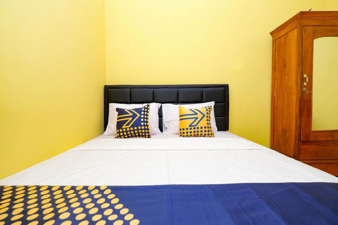 Spot On 2821 Griya Kawula Syariah Hotel Solo Kültér fotó
