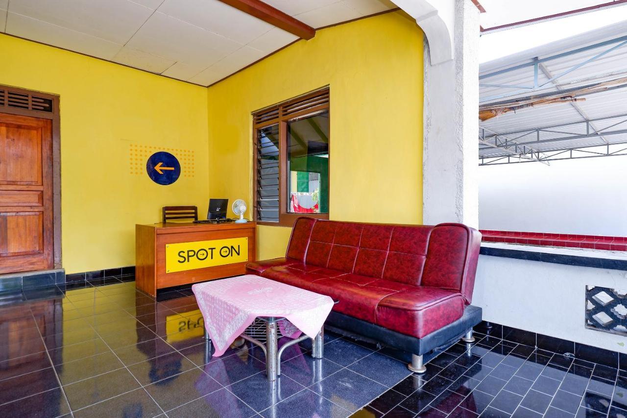 Spot On 2821 Griya Kawula Syariah Hotel Solo Kültér fotó